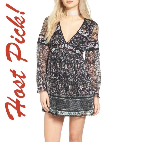 Free People Dresses & Skirts - HP🎉FREE PEOPLE New Cherry Blossom Mini DRESS Boho